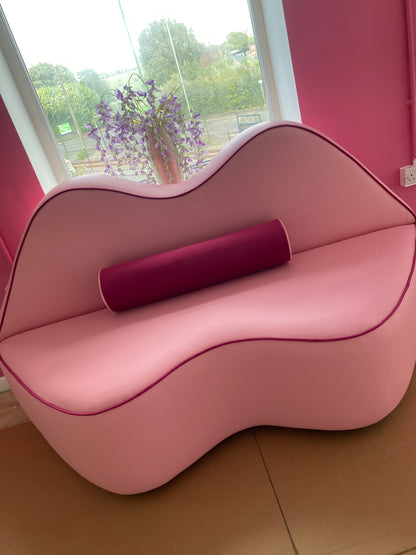 Lippy Sofa